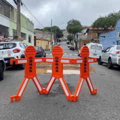 BONECO DE SINALIZAÇÃO NA COR LARANJA  COM REFLETIVO